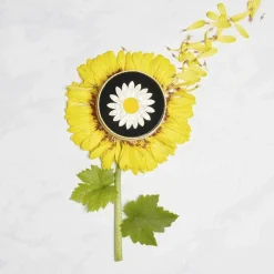 She Loves Me Daisy Brooch